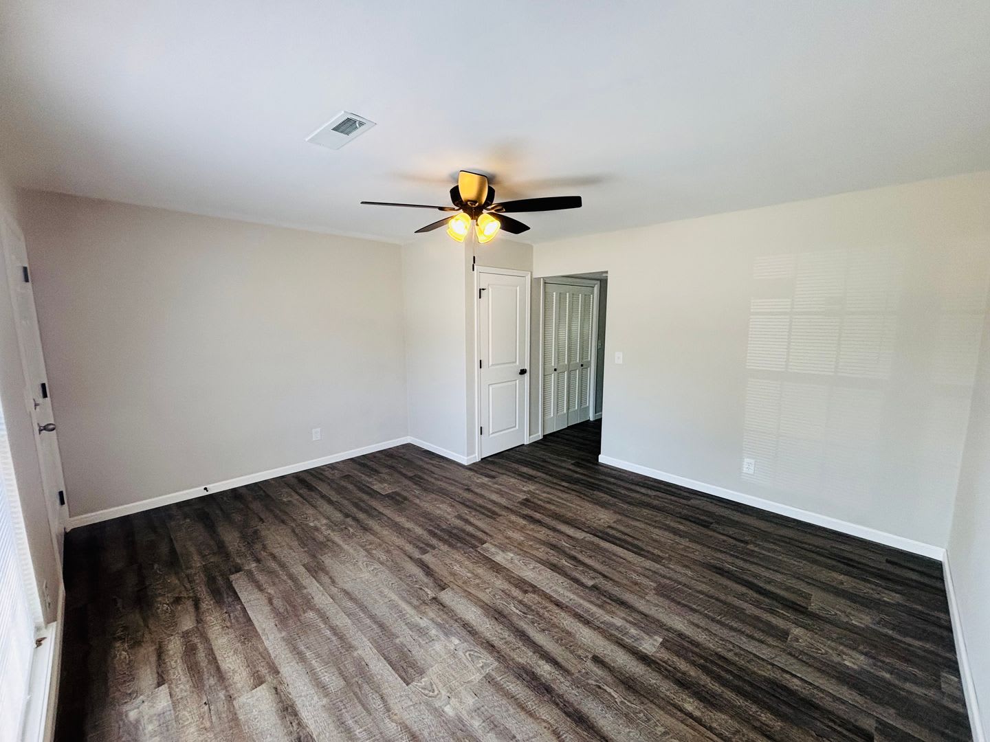 Beautiful Remodeled 2 Bedroom 1 5 Bath Townhome – photo 4