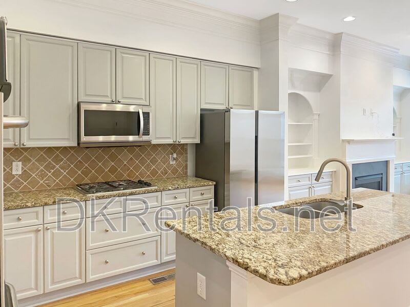 2838 Crescent Park Lane – photo 5
