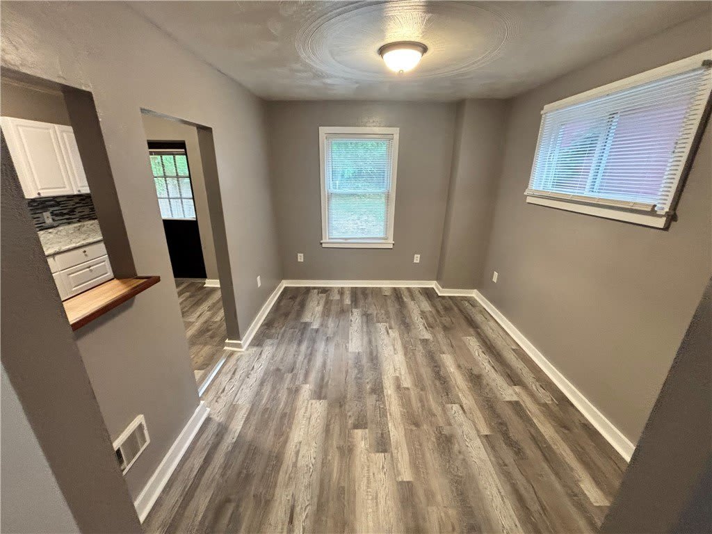 327 Mathews St – photo 5
