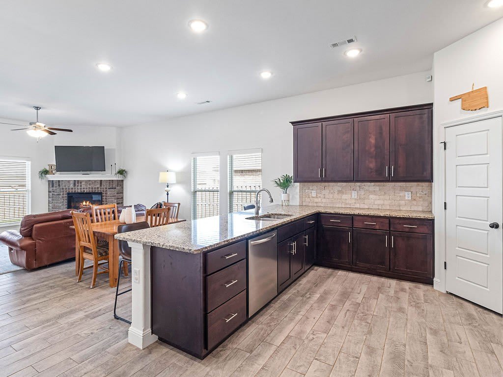 2402 England Lane – photo 5