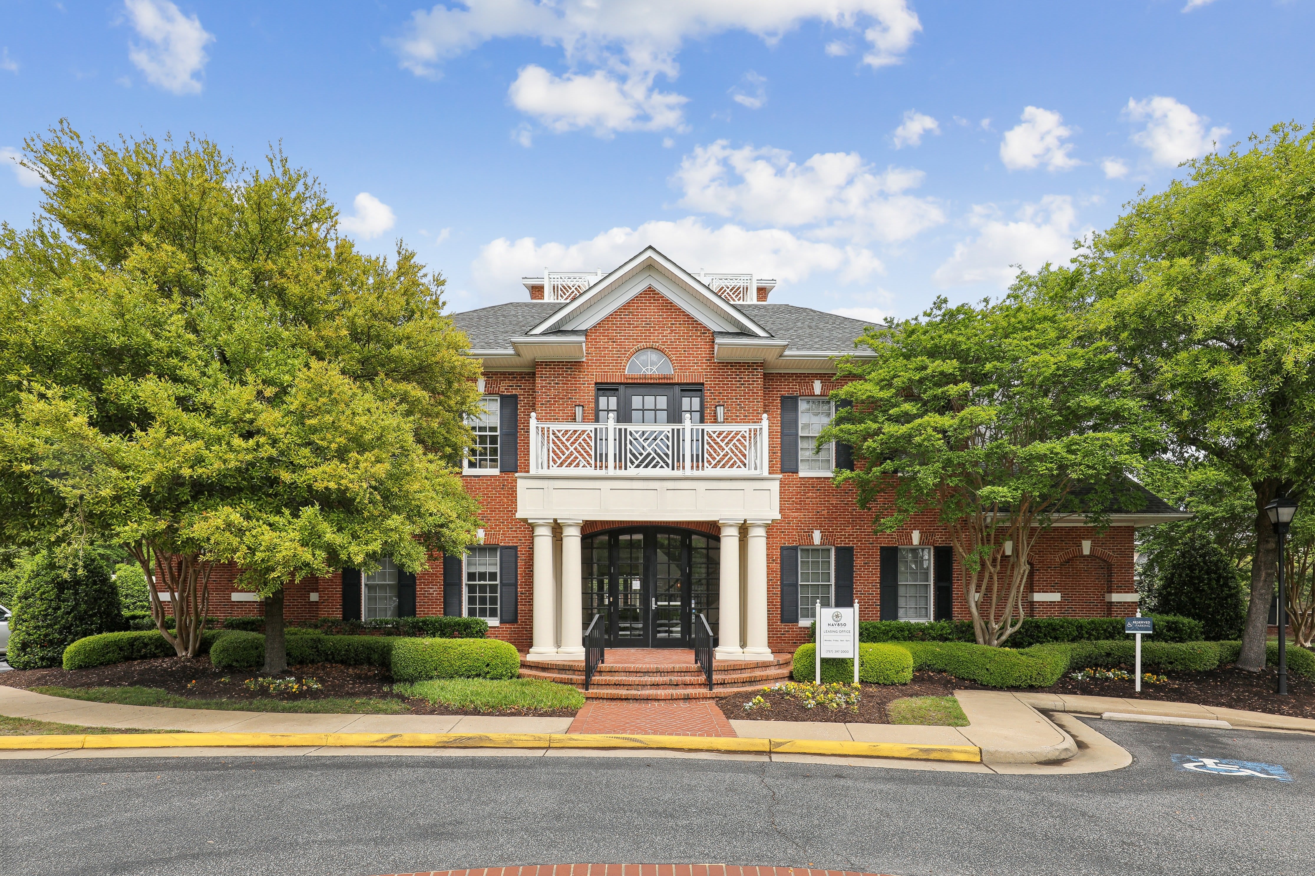 Nav850 at Olde Towne – photo 3