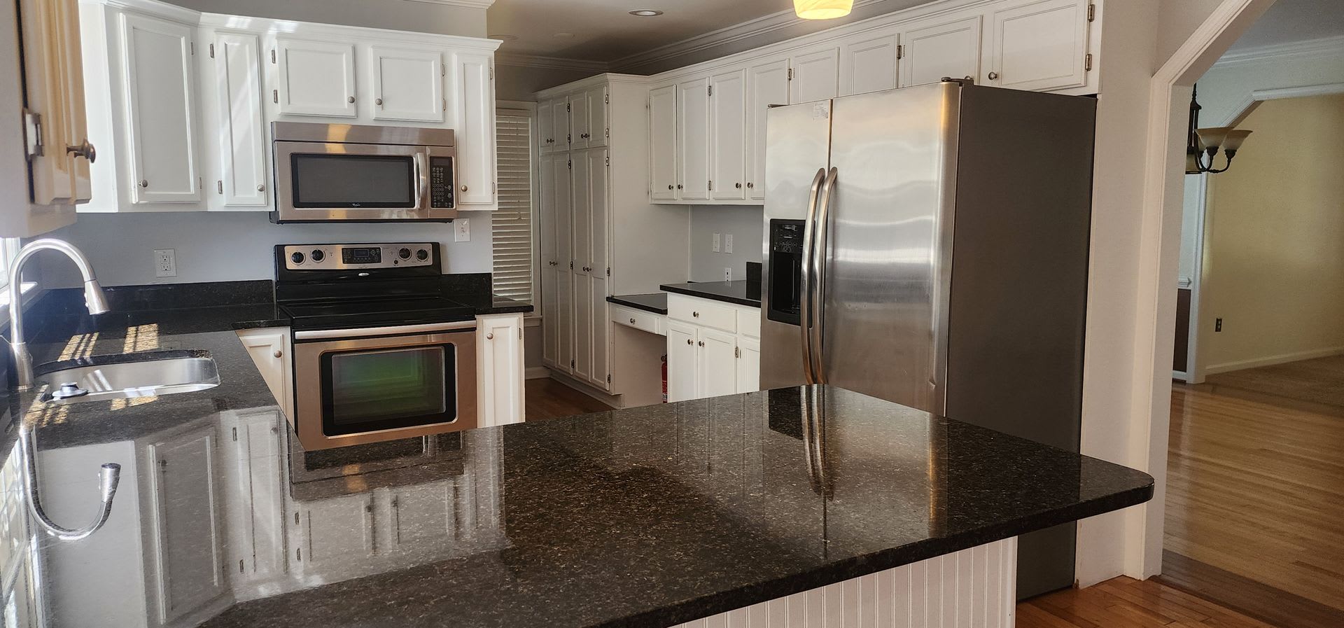 Welcome home! Sought after Troon Section of Lee's Hill! – photo 2