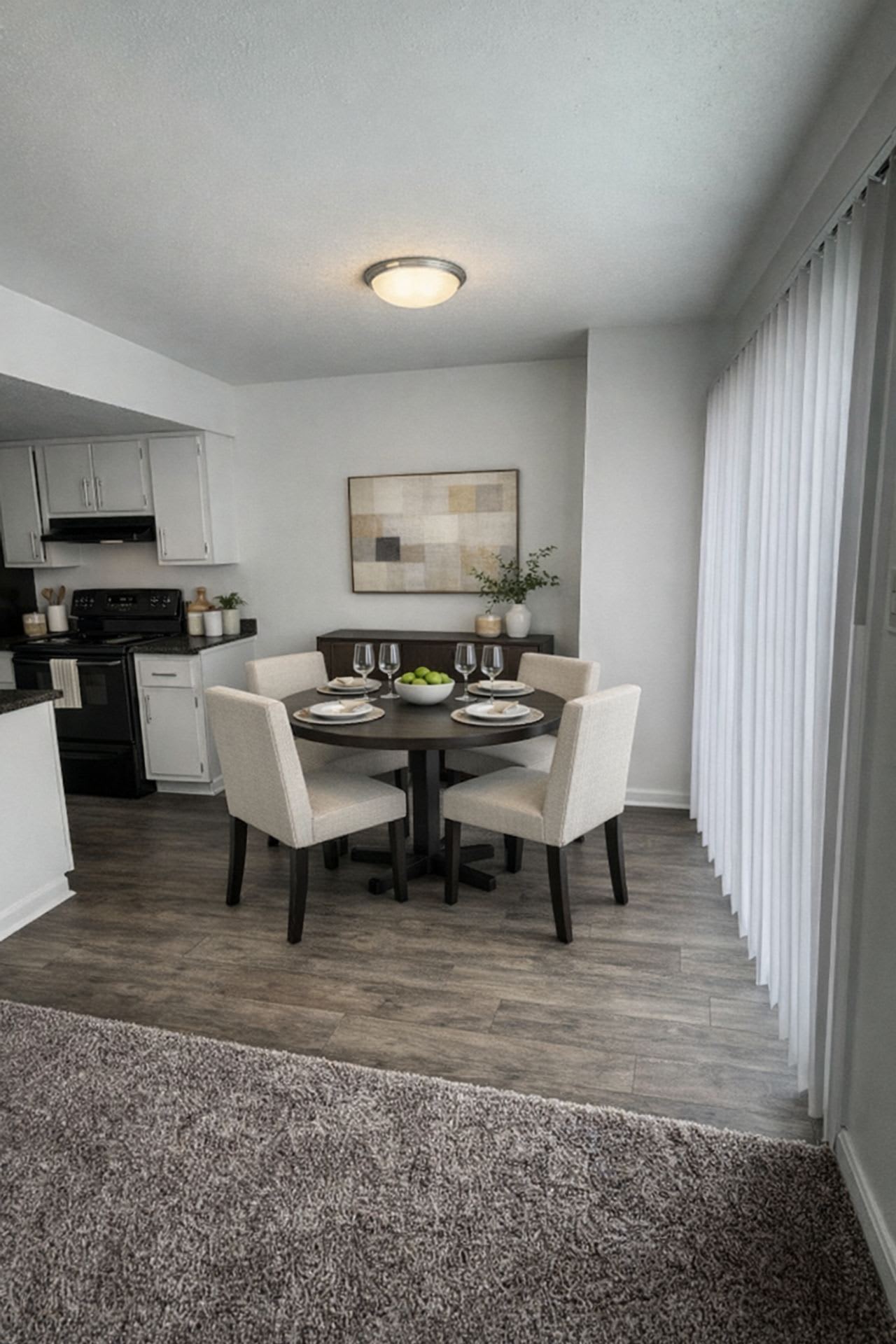 The Stratford Apartments – photo 3