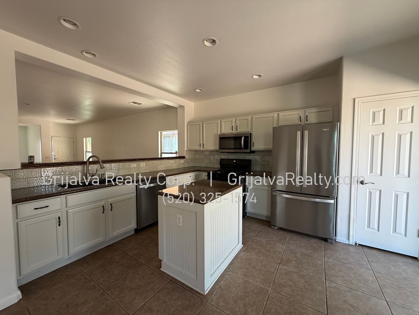 Beautiful 3-Bedroom Rancho Sahuarita Home for Rent *MOVE-IN SPECIAL* (Pima Mine Rd/Rancho Sahuarita) – photo 5