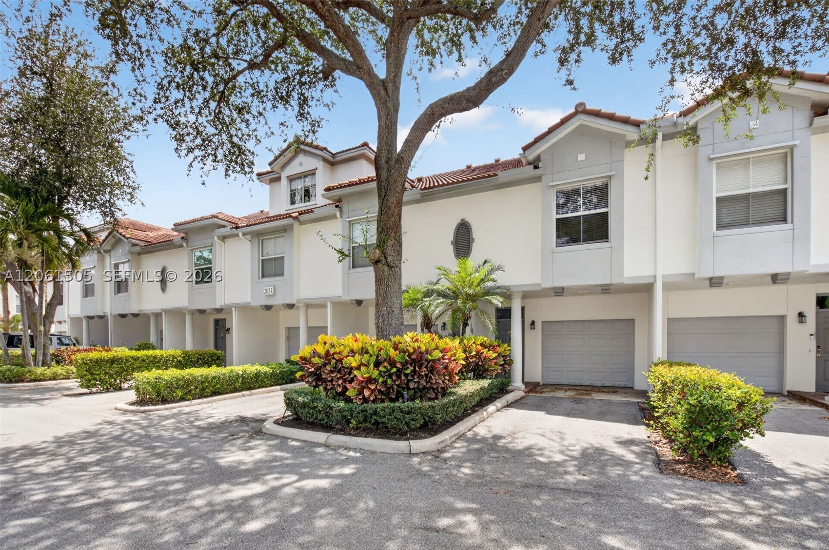 2024 Alta Meadows Ln – photo 2