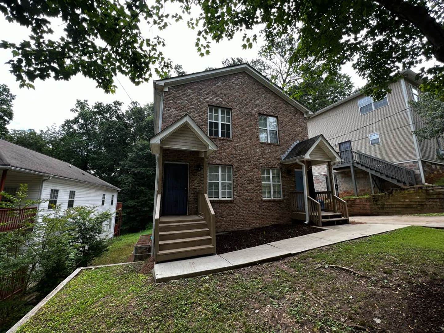 Room in 7 Bedroom Home at 1123 Jones Ave NW – photo 4