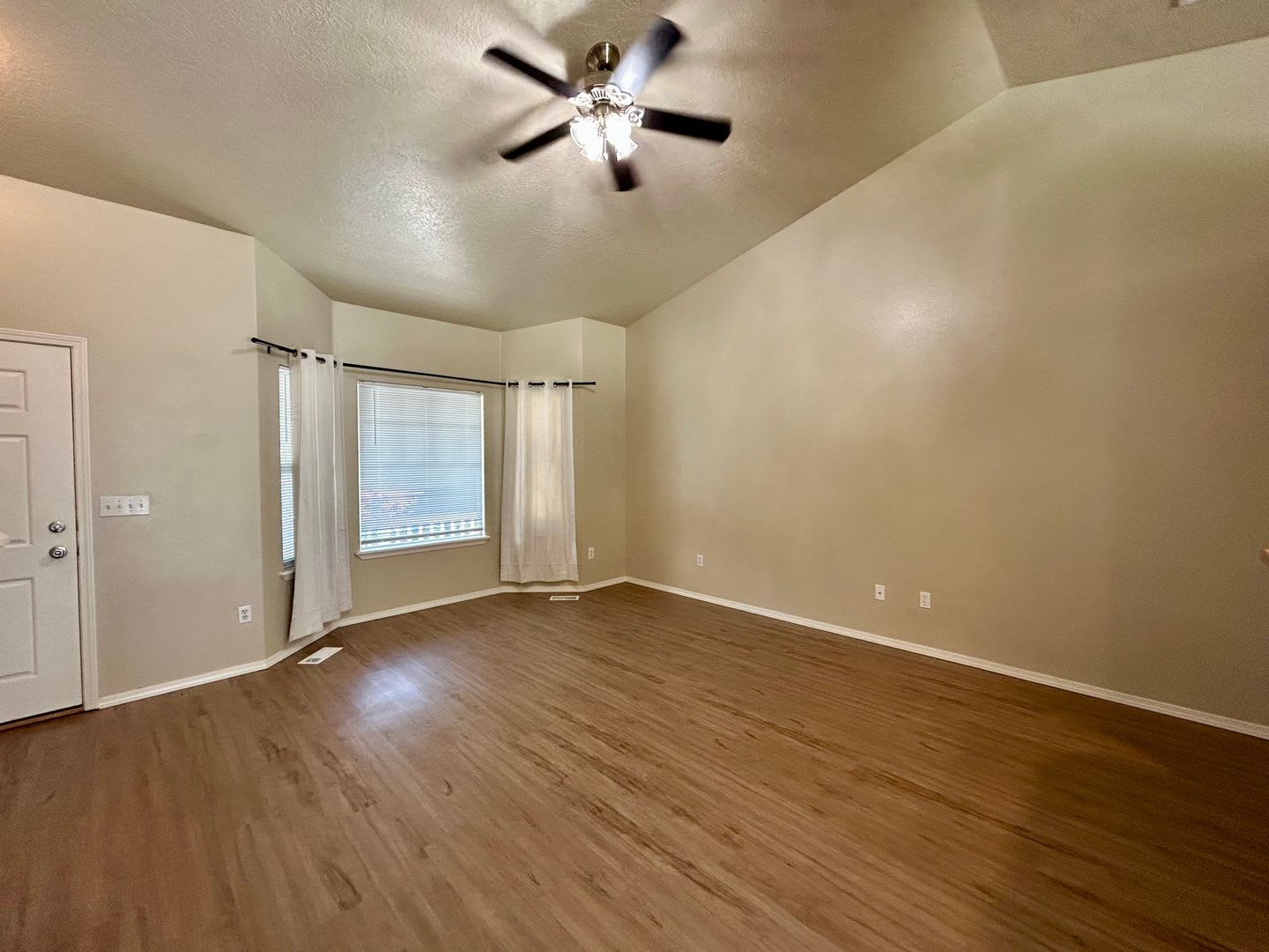 3341 N Maplestone – photo 3
