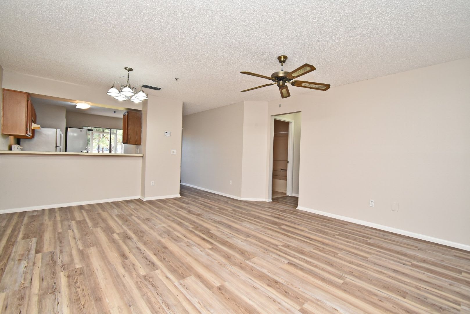 Spacious 2 bedroom 2 bath condo practically on UCF campus – photo 3