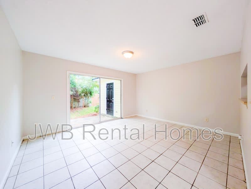 75 7Th St W – photo 4
