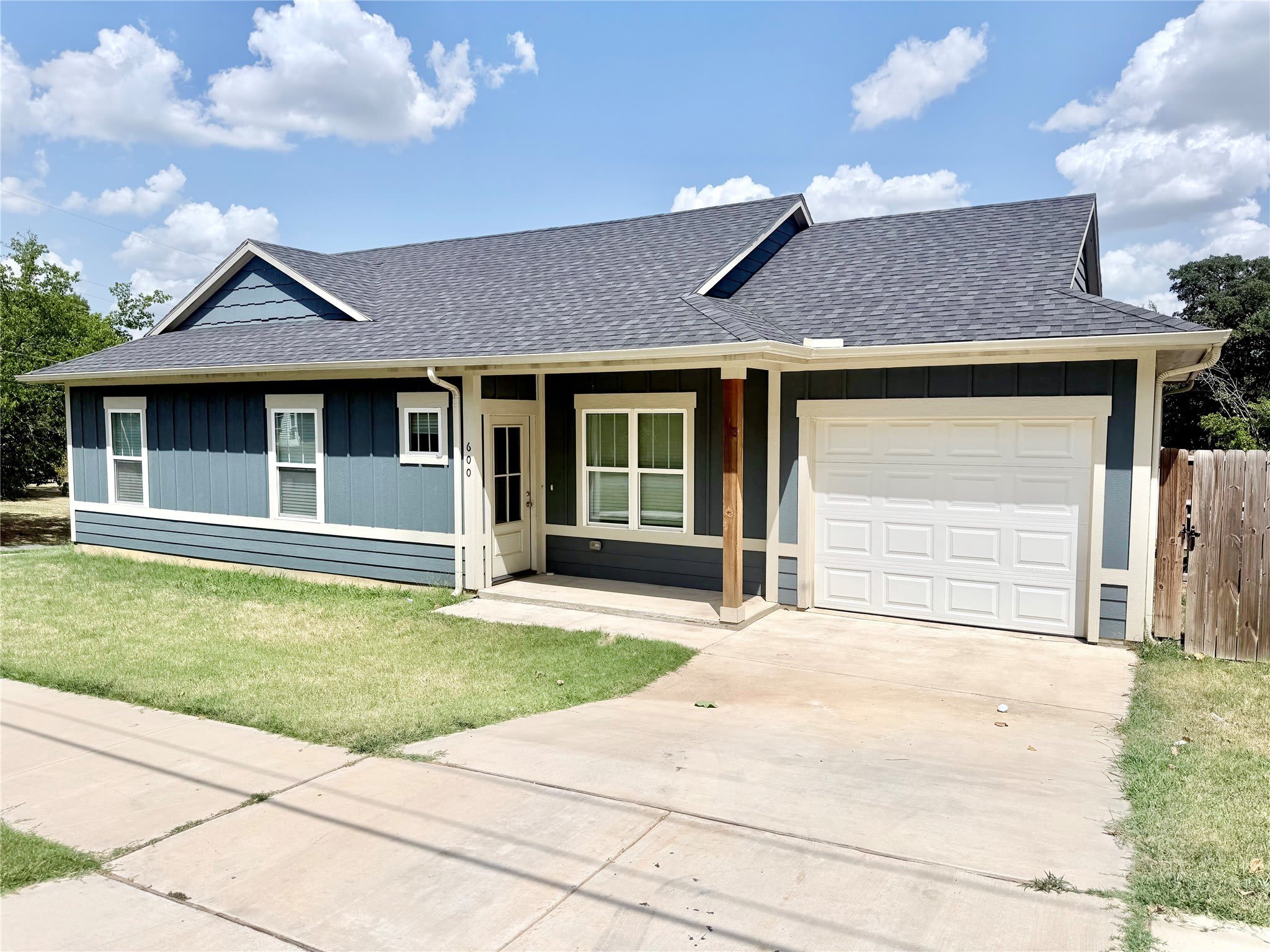 600 E Shepherd Street – photo 1