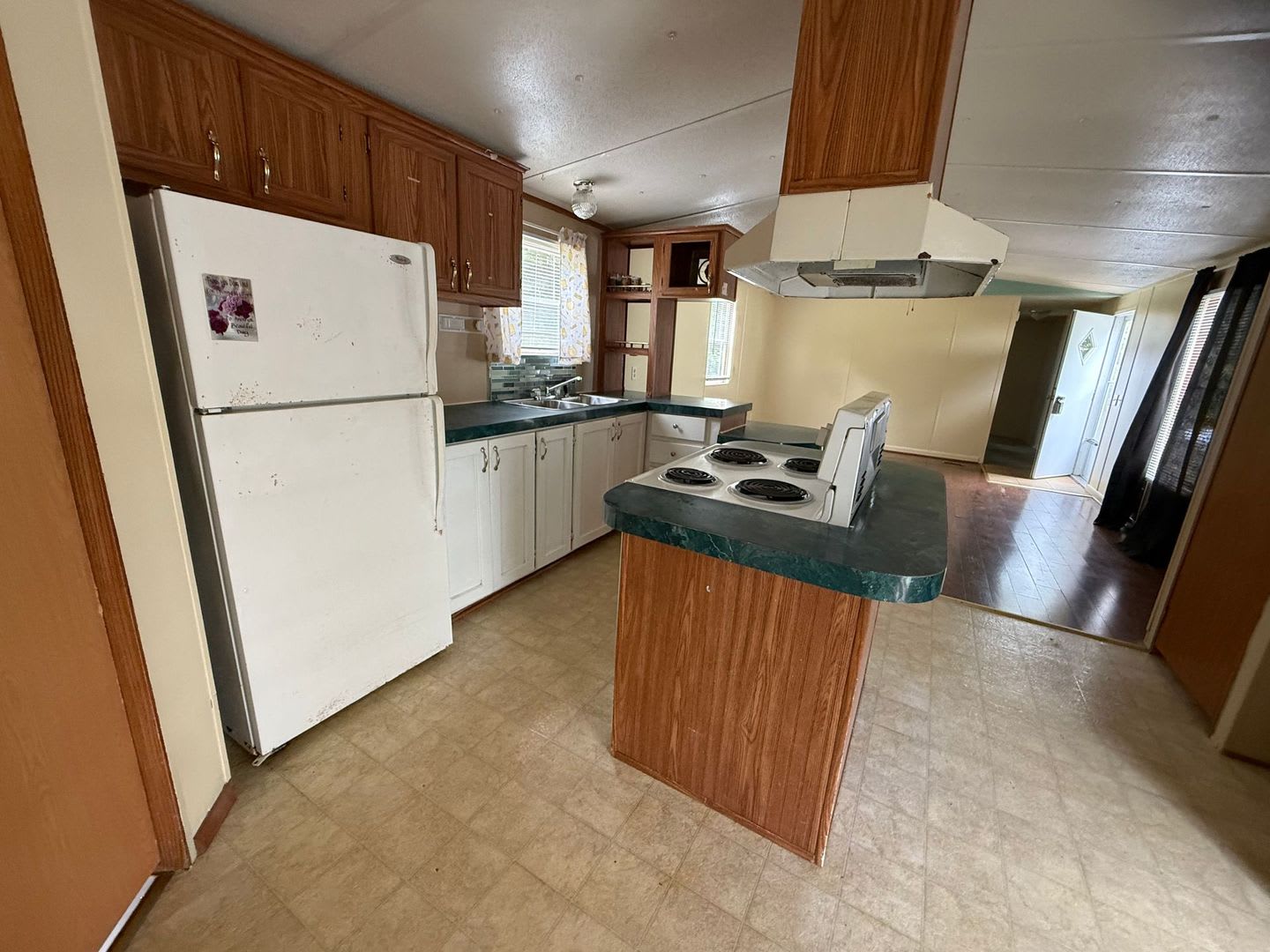 3 Bedroom 2 Bath Mobile Home – photo 4