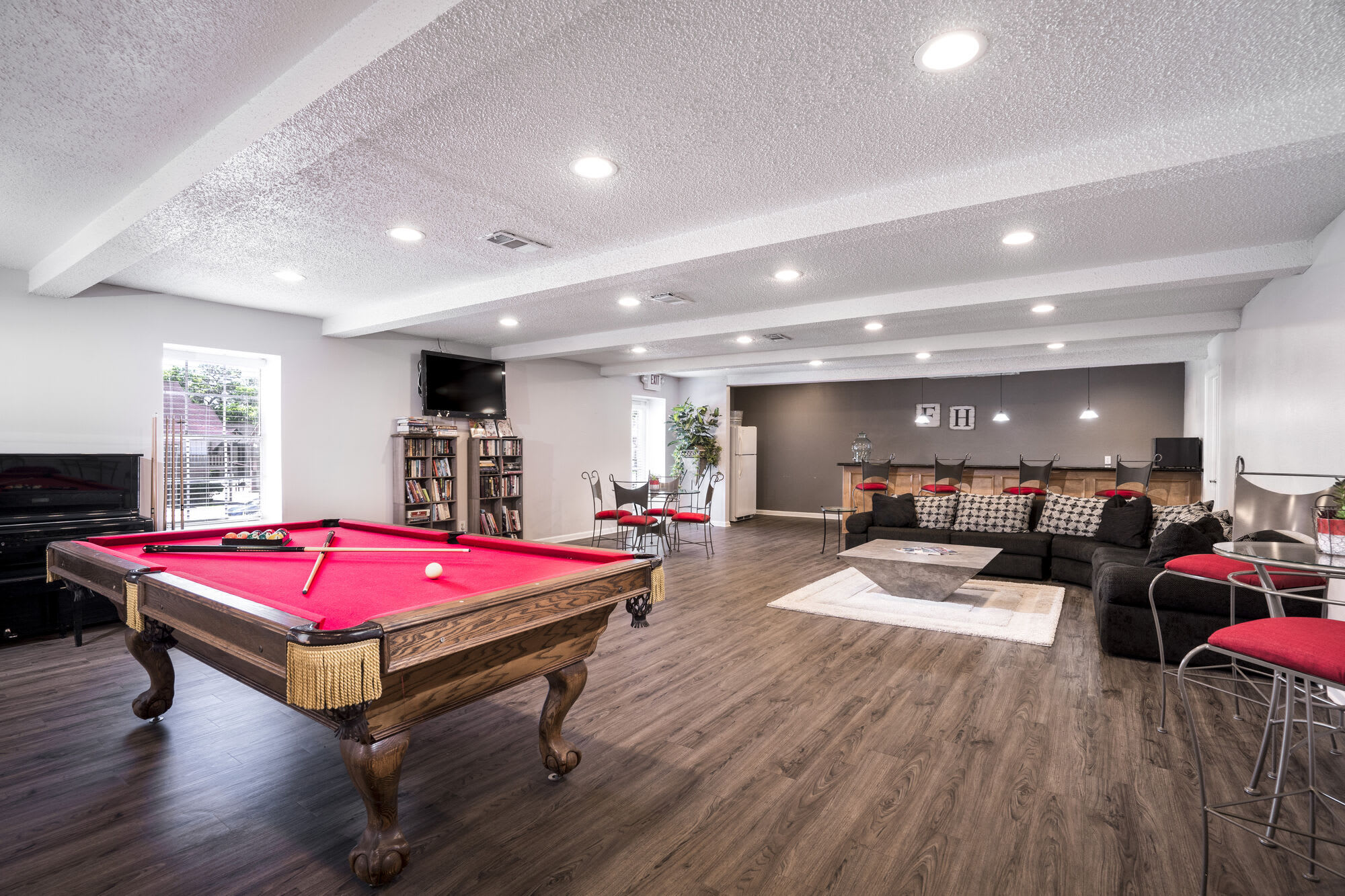 Fox Hall Apartments – photo 3