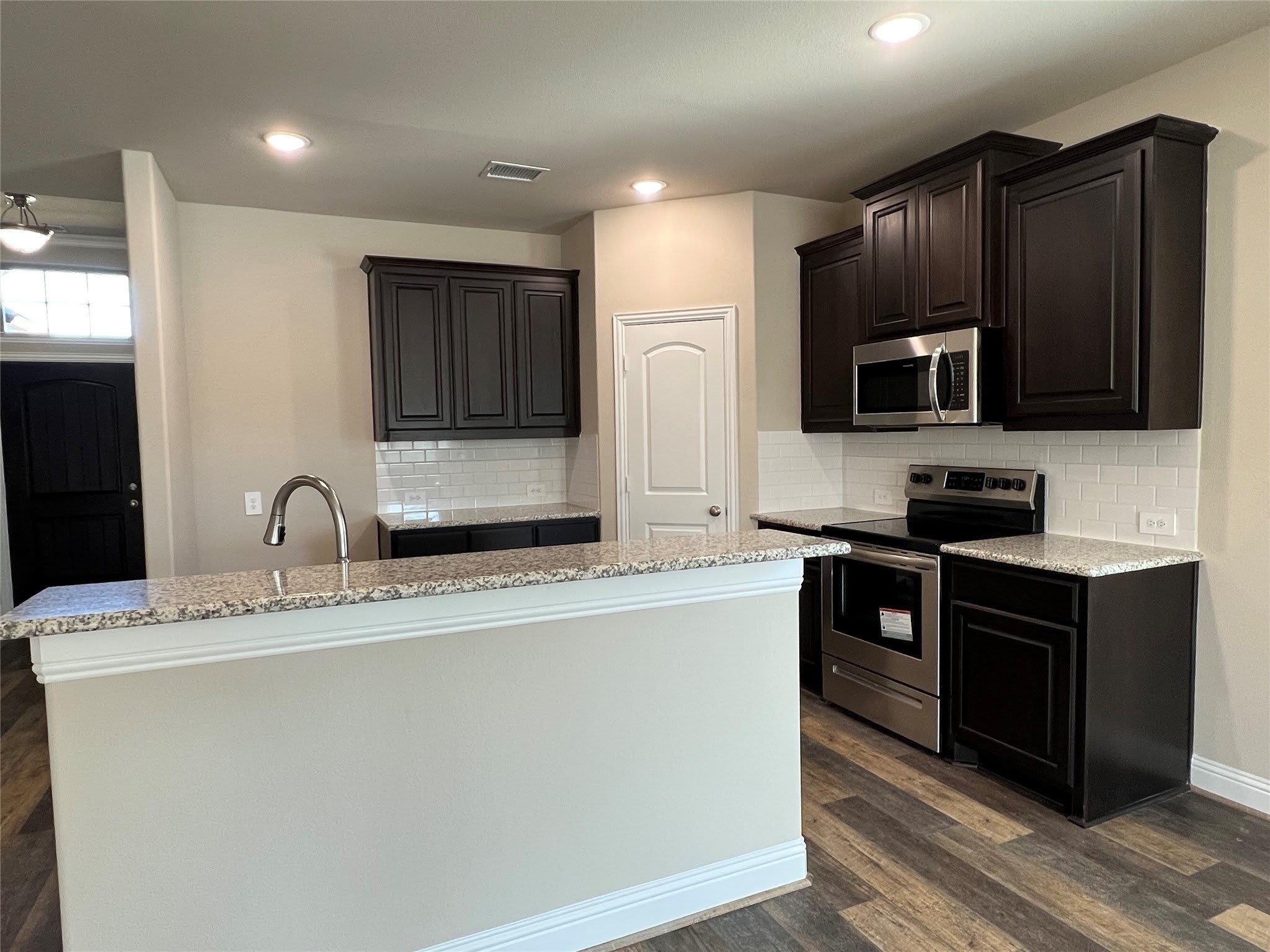 639 Comal Drive – photo 5