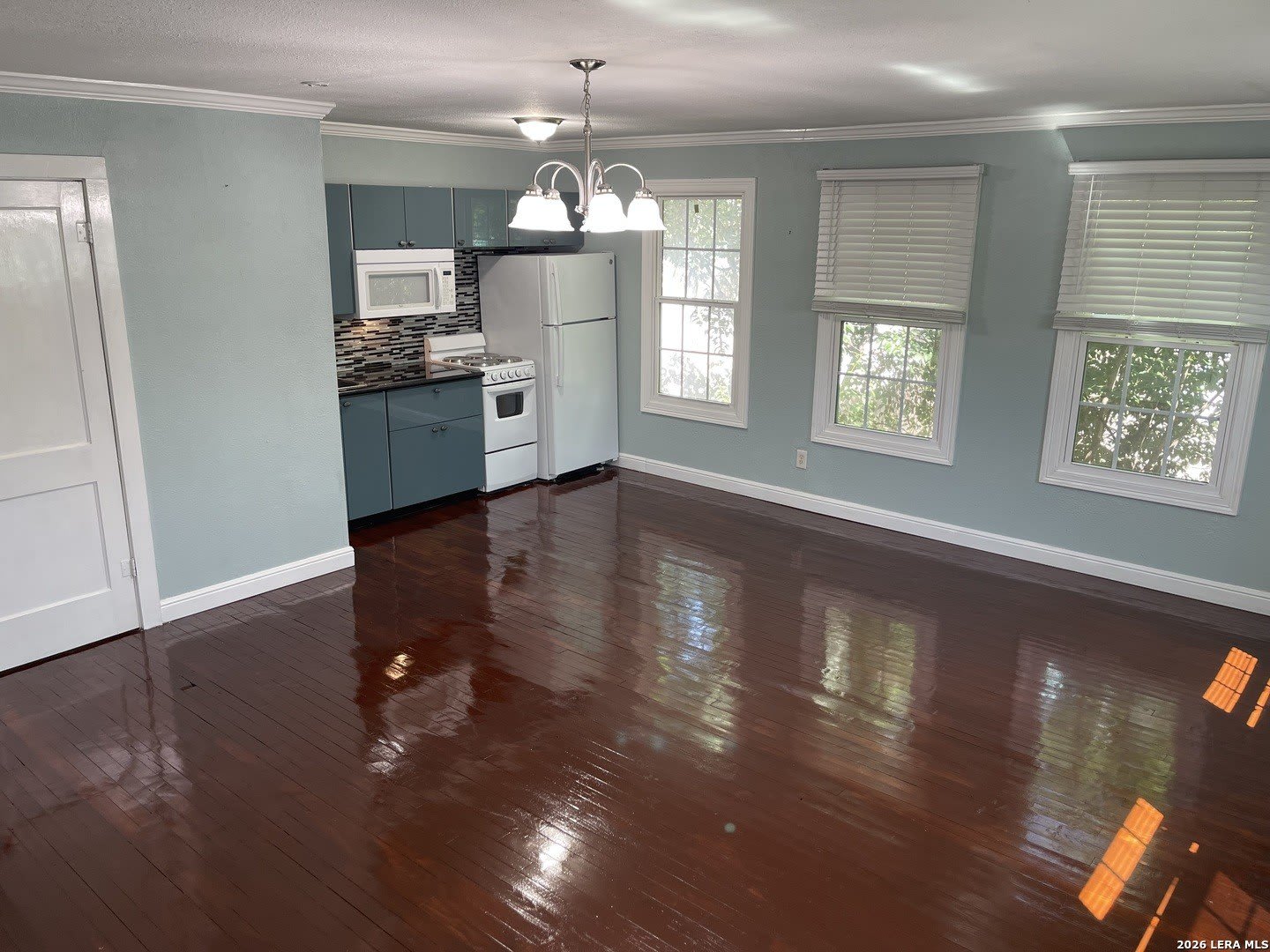 158 N CHESTNUT AVE – photo 3