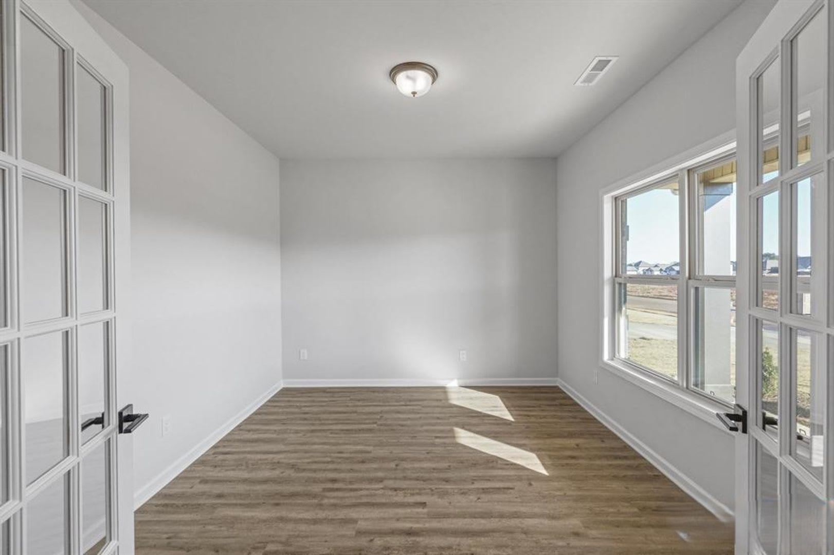Move In Special!! – photo 2