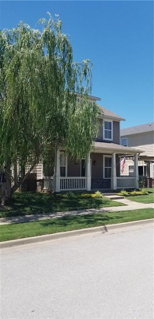 Nice Row Home in W Fayetteville in Rupple Row – photo 4