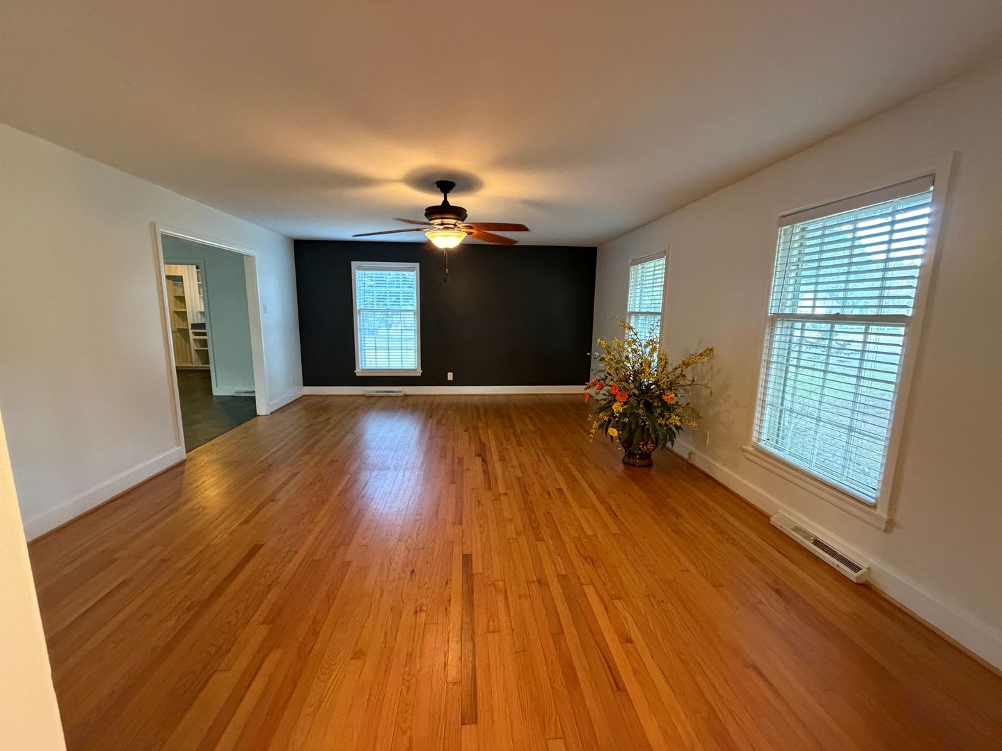 3Br Home With Sunroom Carport – photo 5