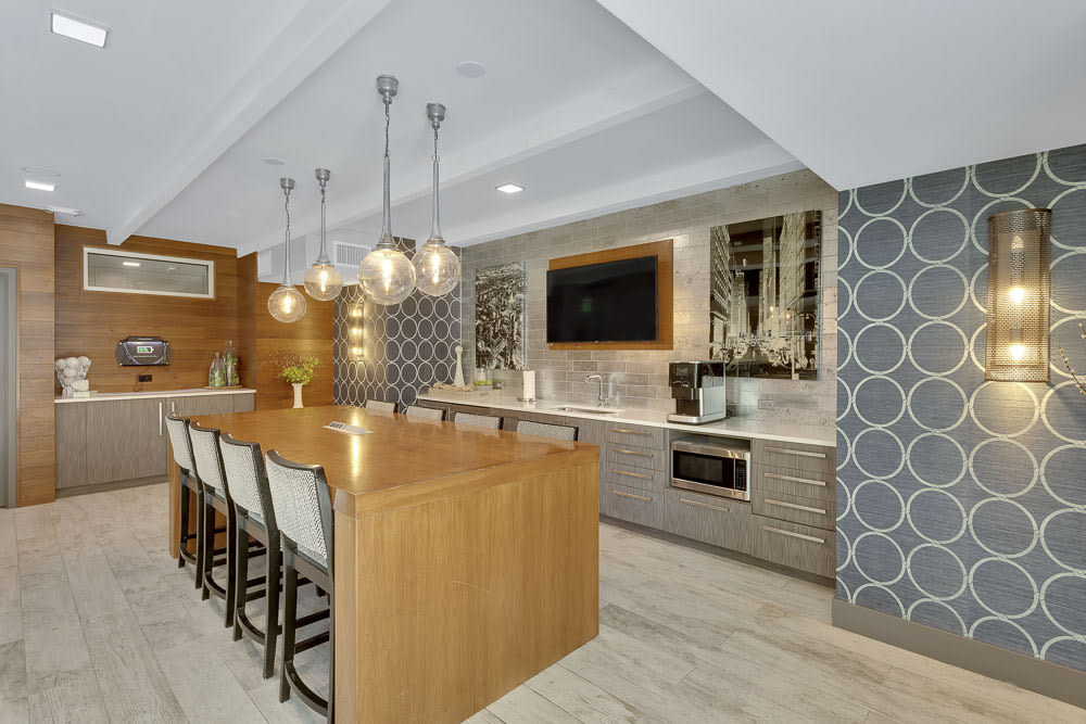 1044 Downing – photo 3