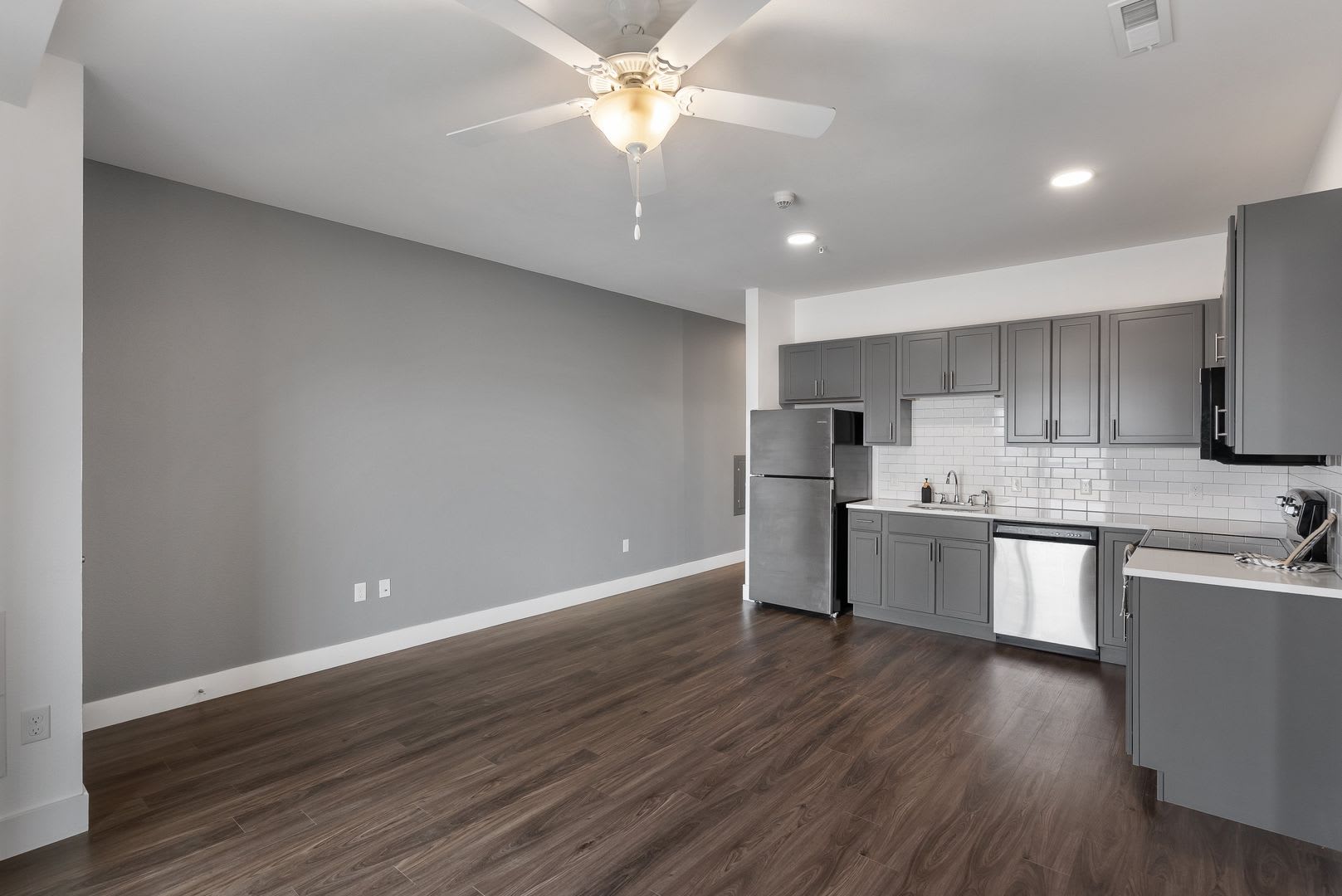 Bend Apartments – photo 2