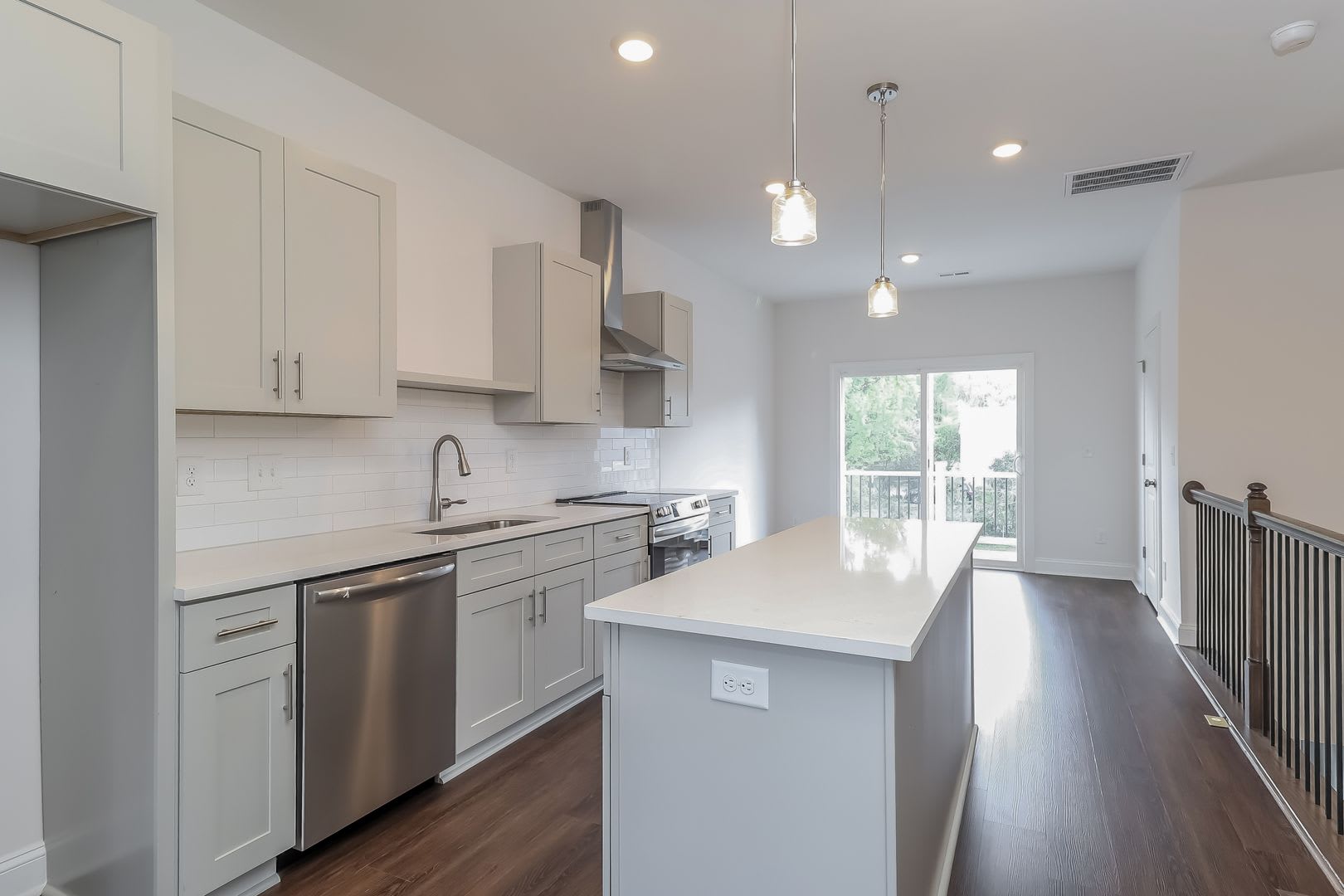 3-Bedroom, 3.5 Bath Townhome for Rent in Charlotte, NC – photo 3