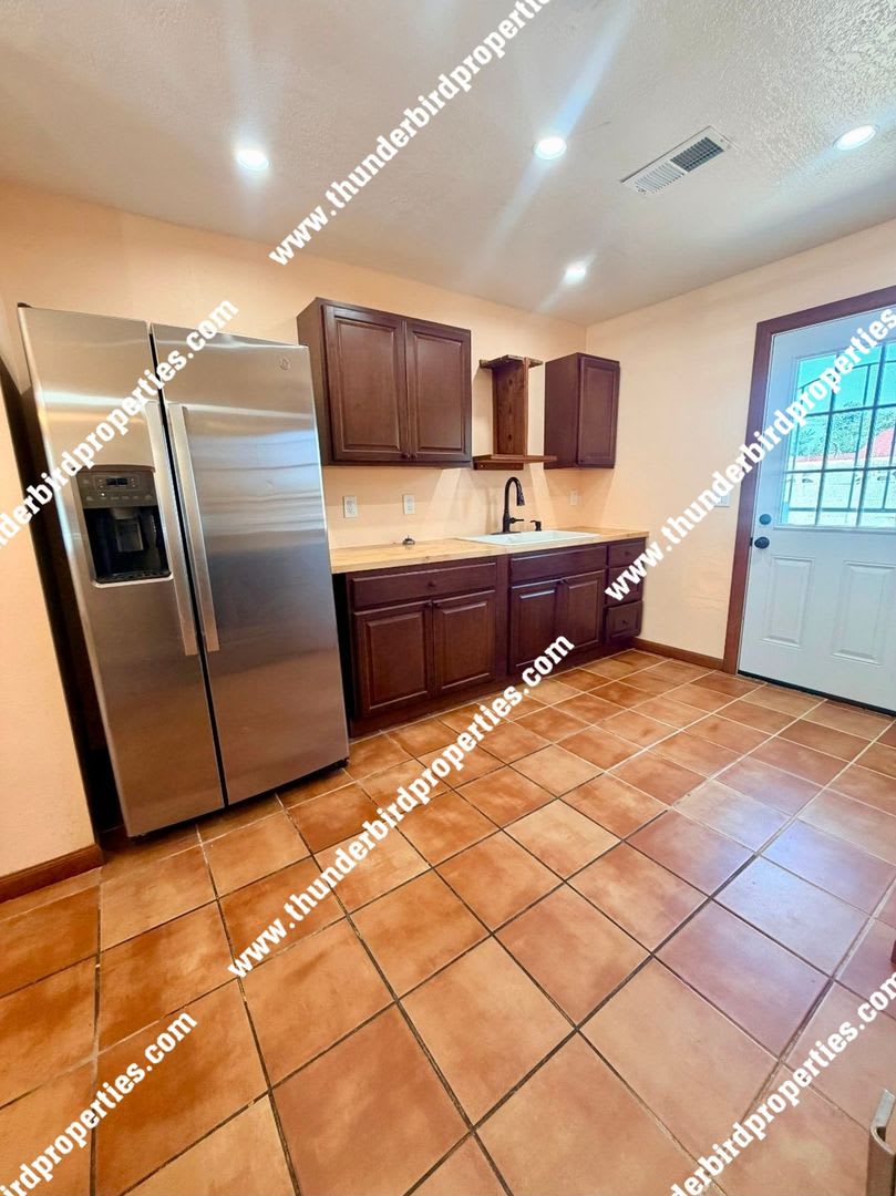 1307 San Mateo – photo 5