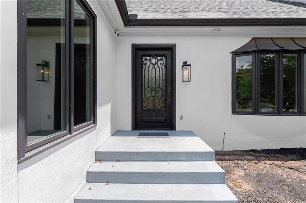 4562 Columns Drive SE – photo 3