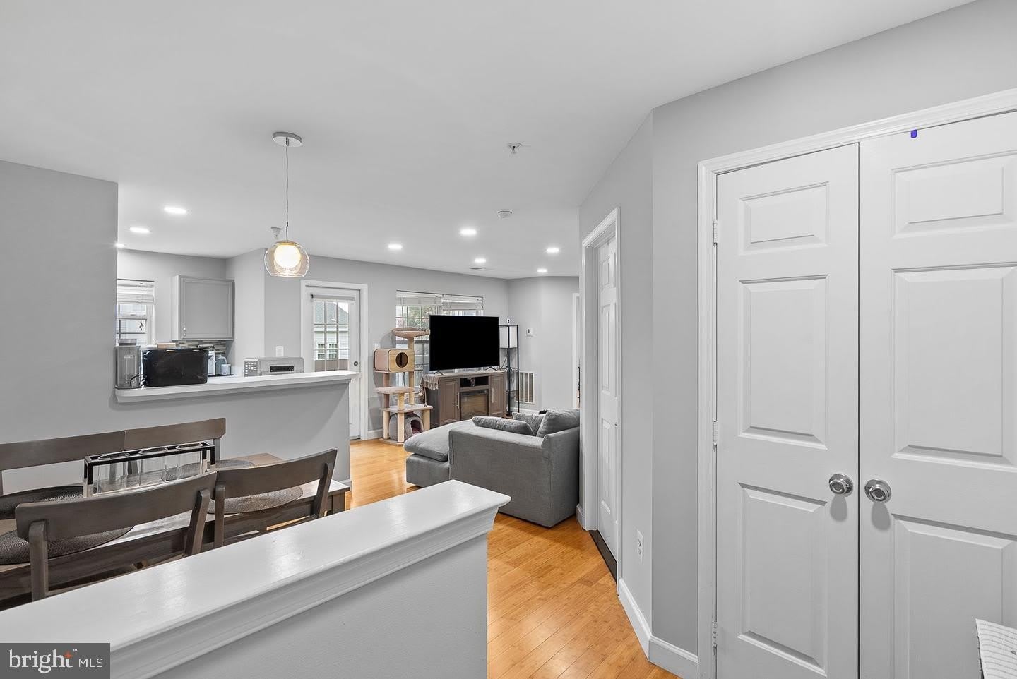 645 Constellation Square Se – photo 2