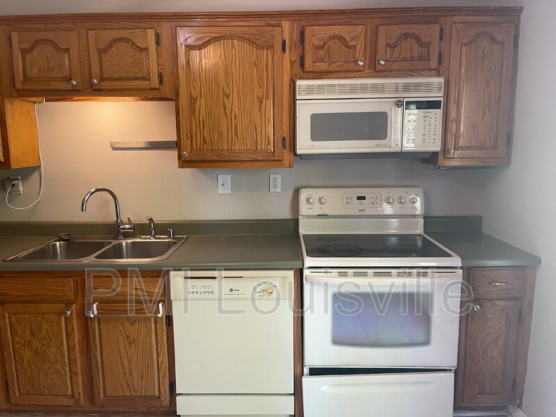 4200 Leo Ln – photo 3