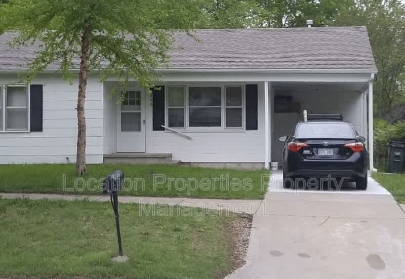 326 East 19th Street – photo 1