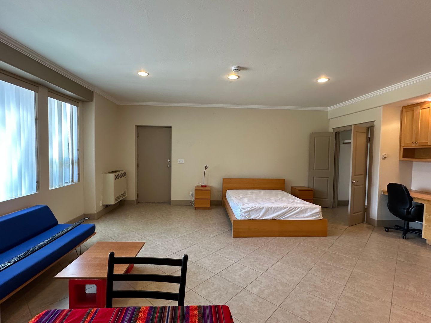 Furnished Studio READY NOW! electricity included! – photo 4