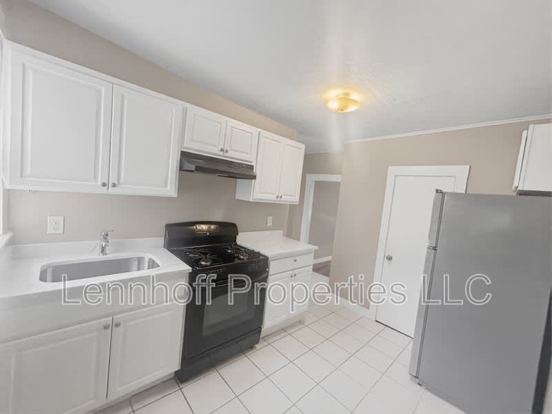 23 Hilton Street, Unit 1 – photo 2