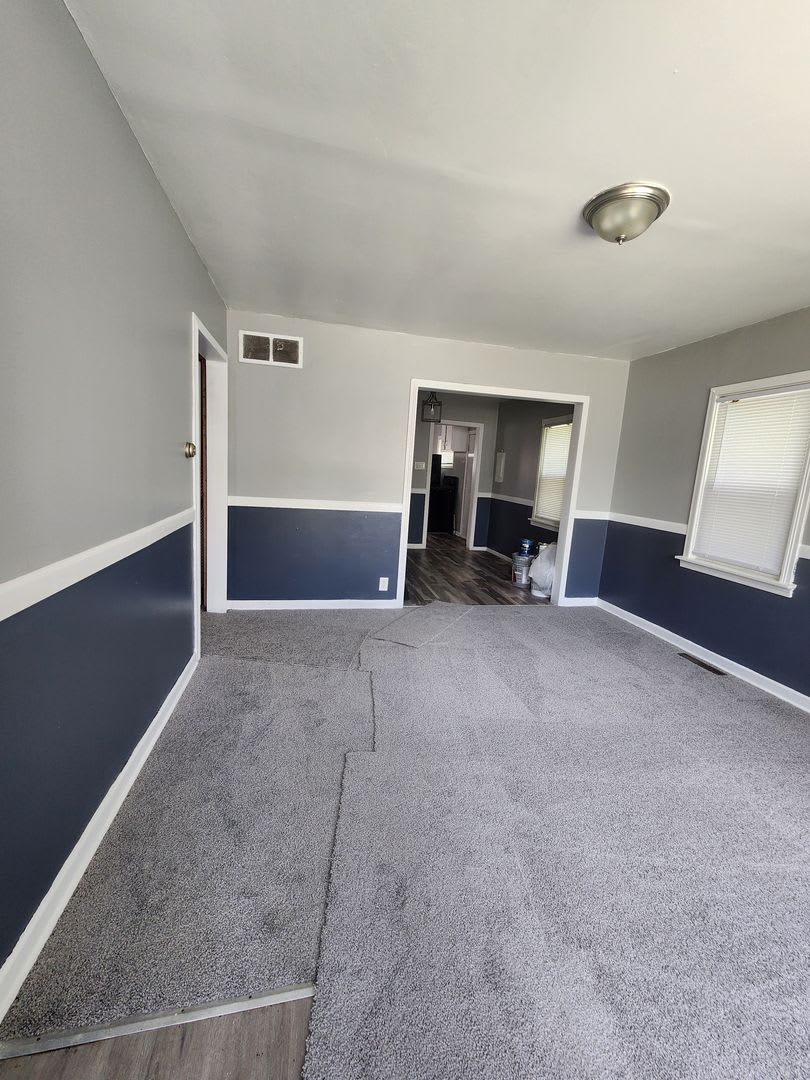 One Level VERY updated Home with (1) Car Garage! – photo 4