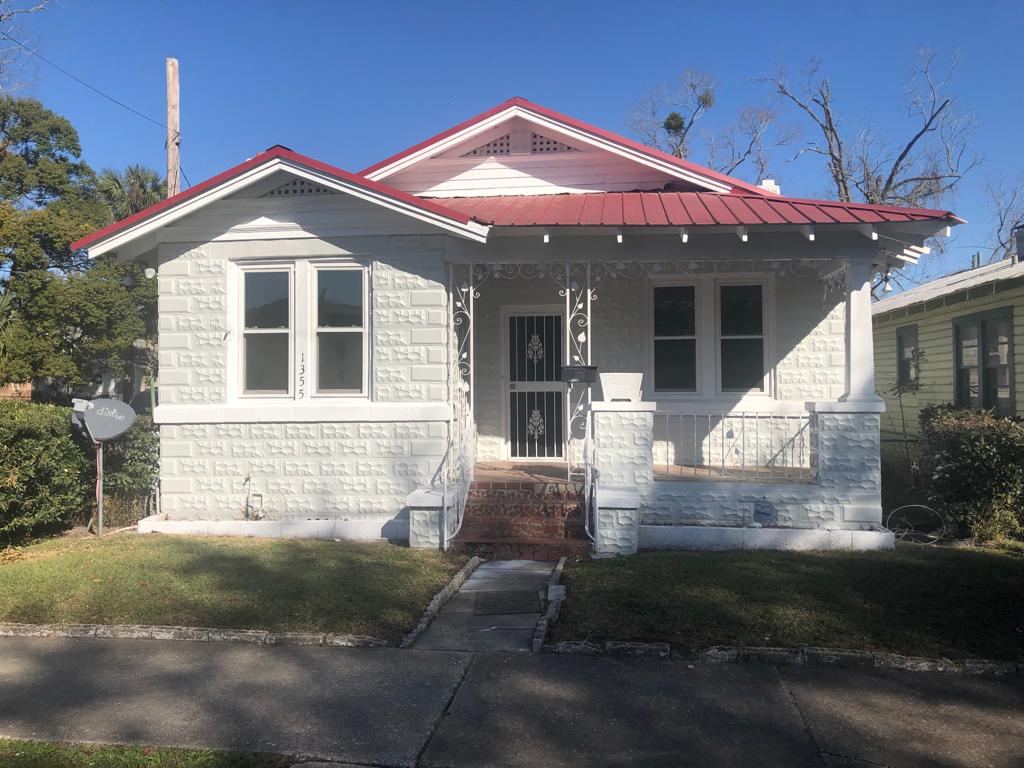 1355 Grothe St – photo 1