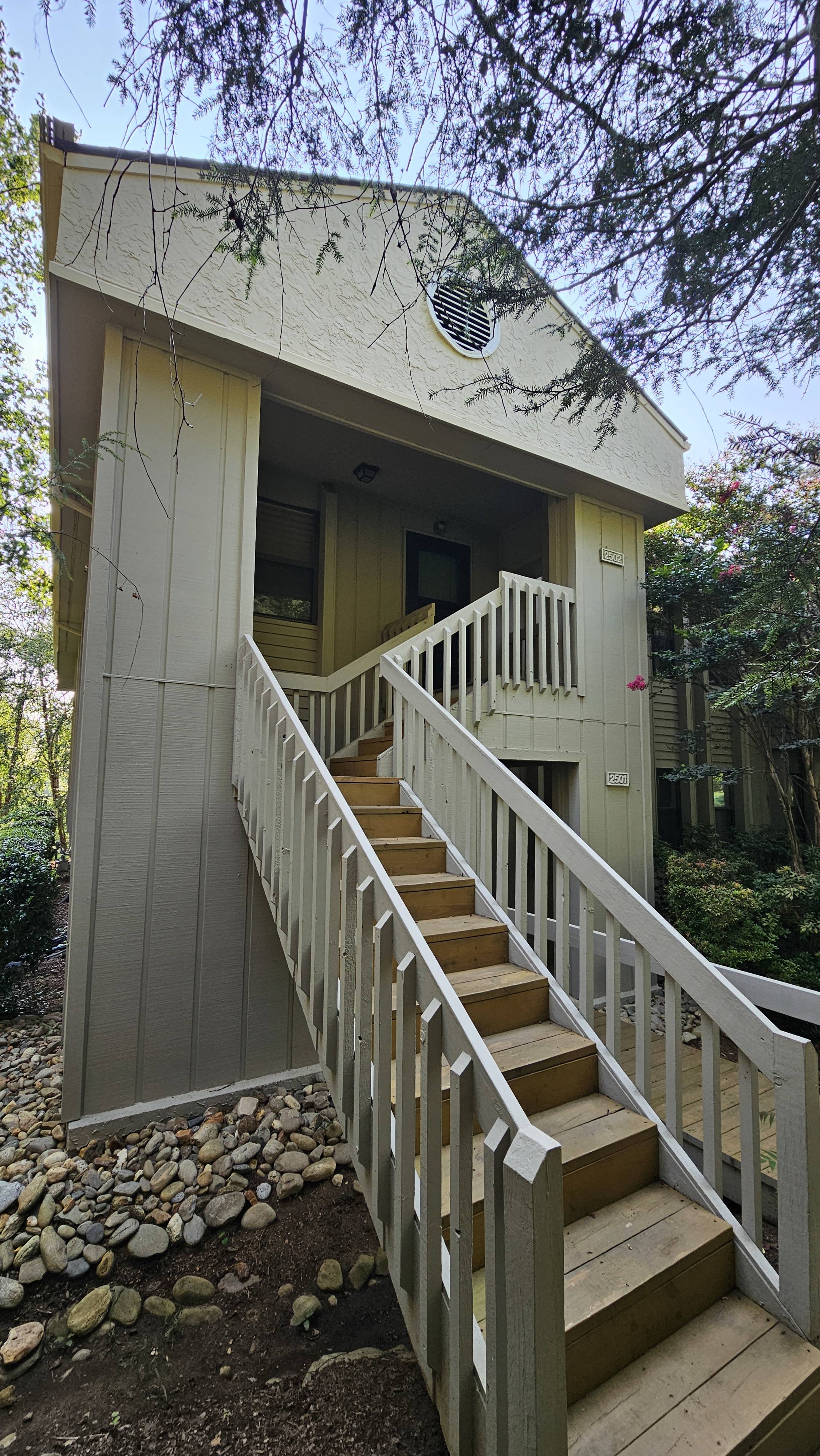 2502 Vineyard Blvd – photo 2