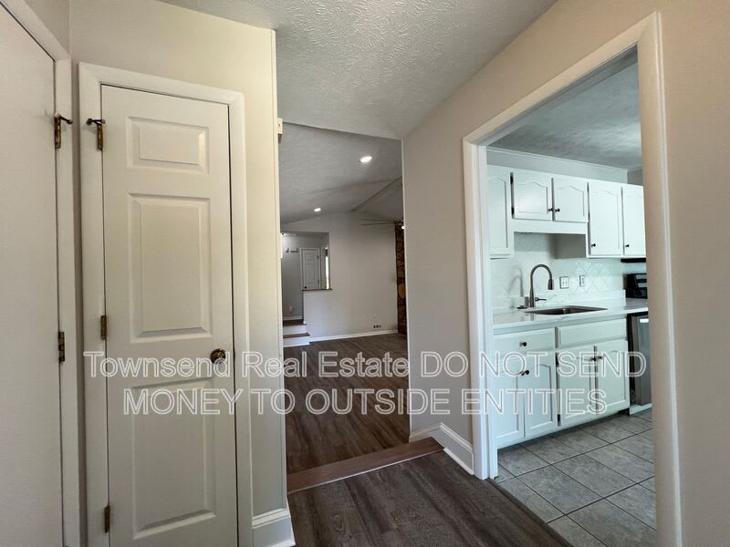 7108 Calamar Dr. – photo 2