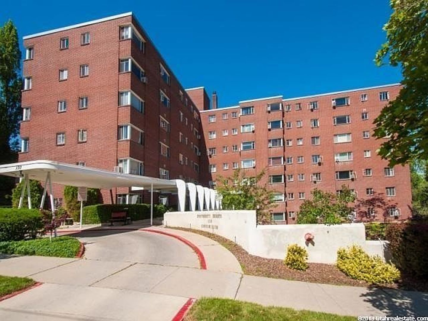 Studio Walking Distance to the University of Utah! – photo 2