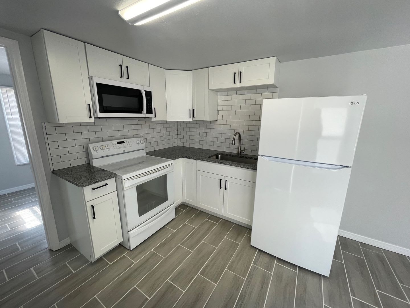 Fully Renovated 2Bed 1Bath Mobile Home For Rent Bradenton Fl – photo 3