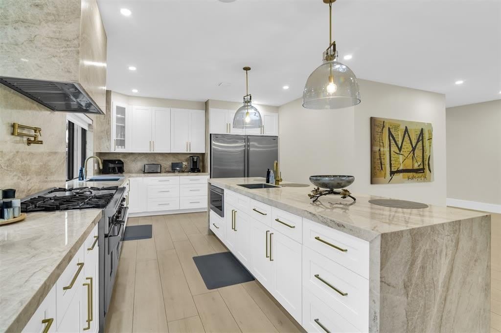 319 S Riverside Drive – photo 5
