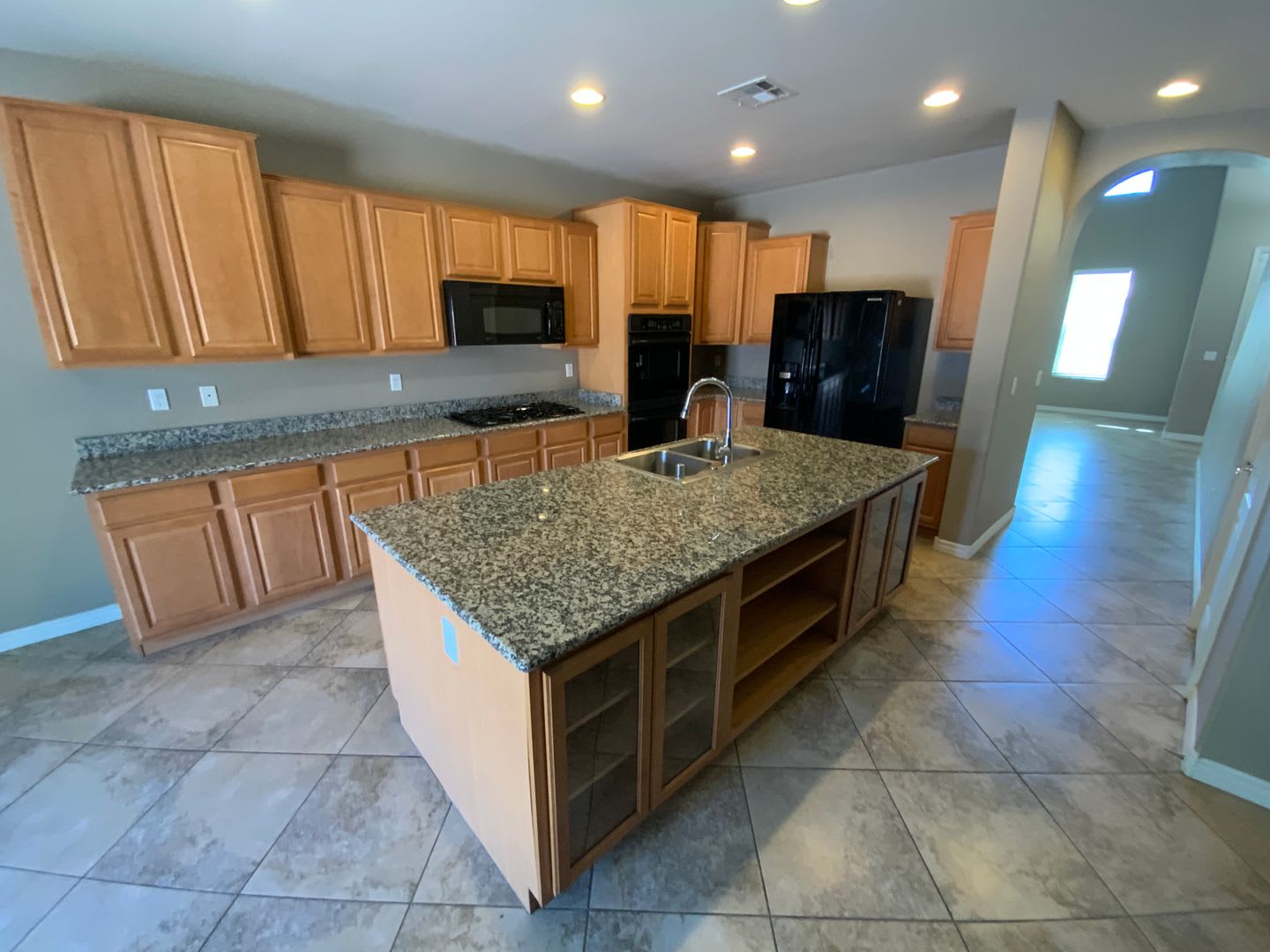 GORGEOUS UPGRADED 3 BED, 3 BATH – photo 5