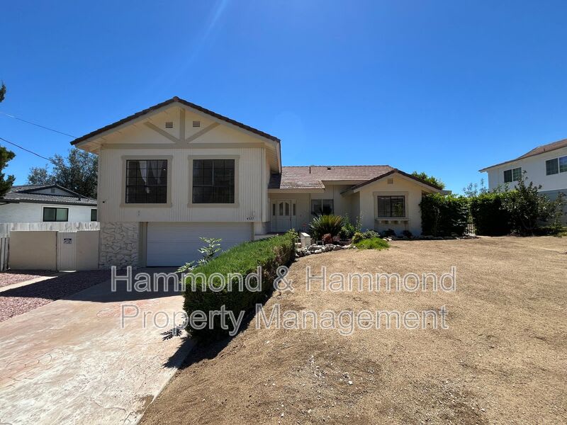 4527 Stark Ave. – photo 2