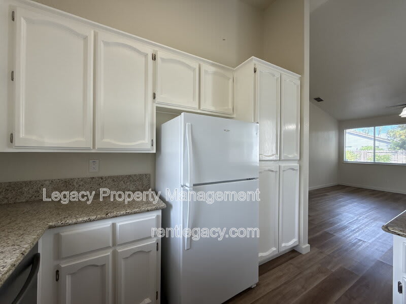 403 Munden Ct – photo 5