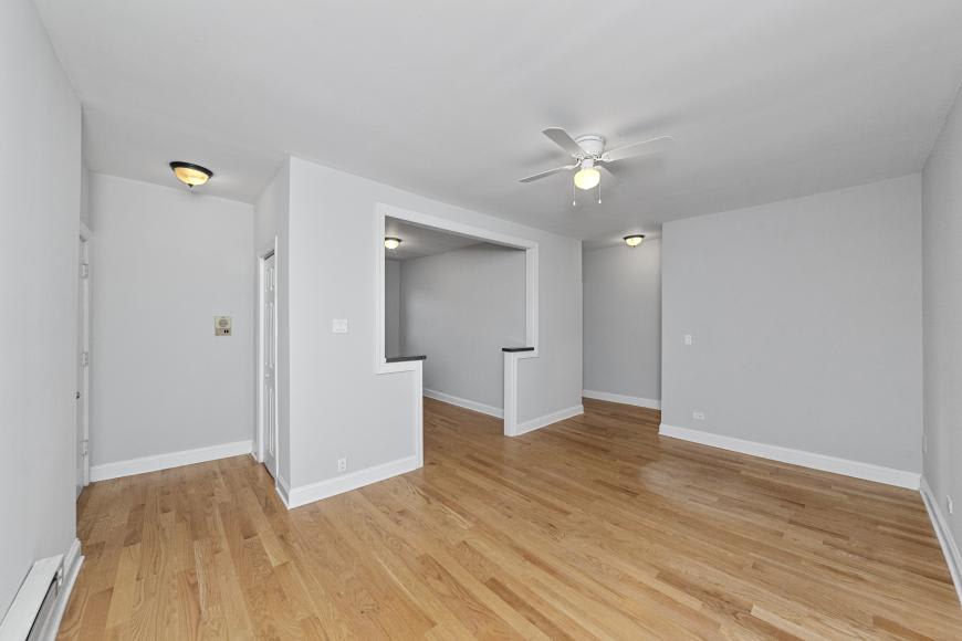 3722 North Pine Grove Ave. – photo 3