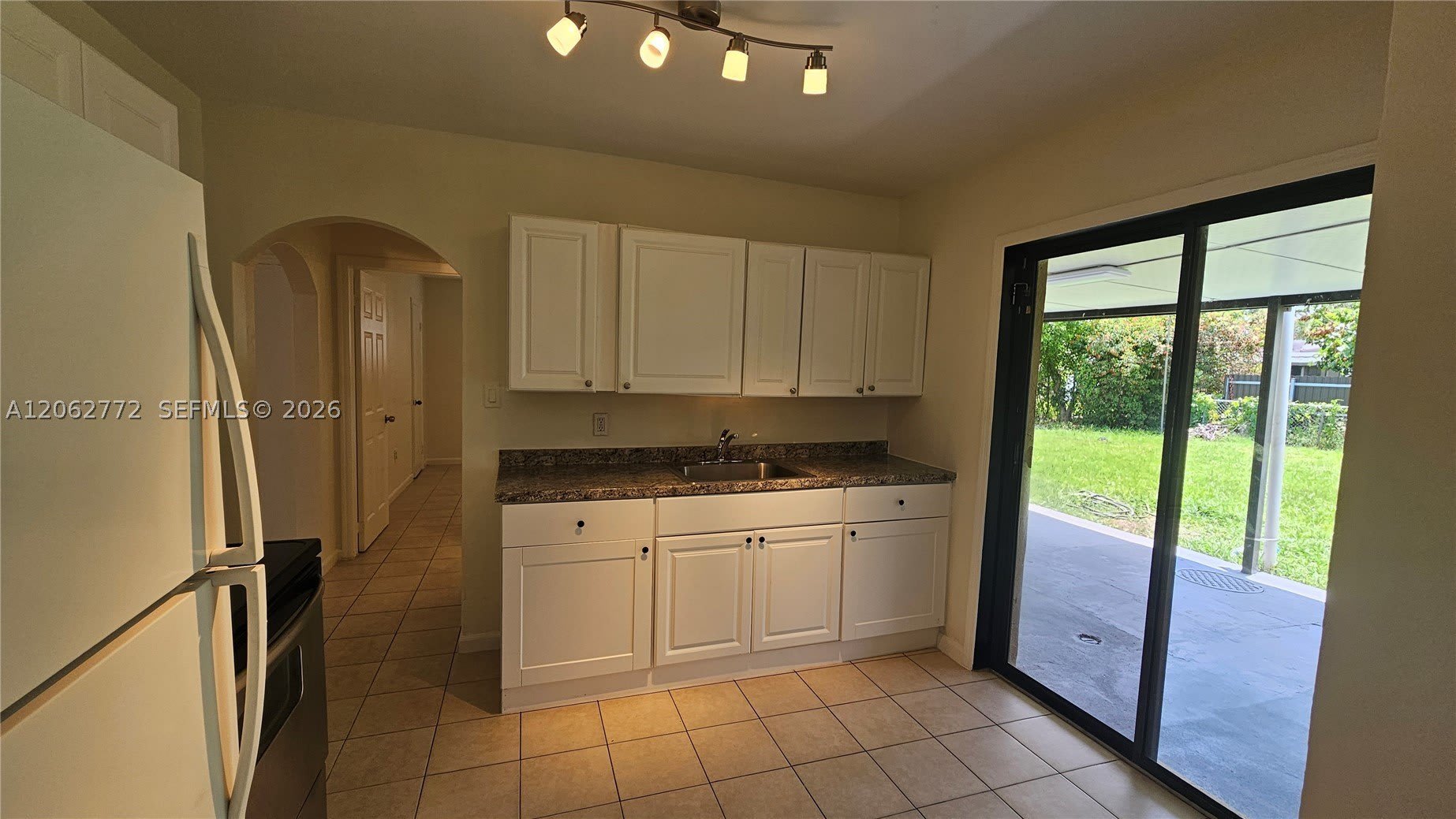 6118 Plunkett St – photo 5