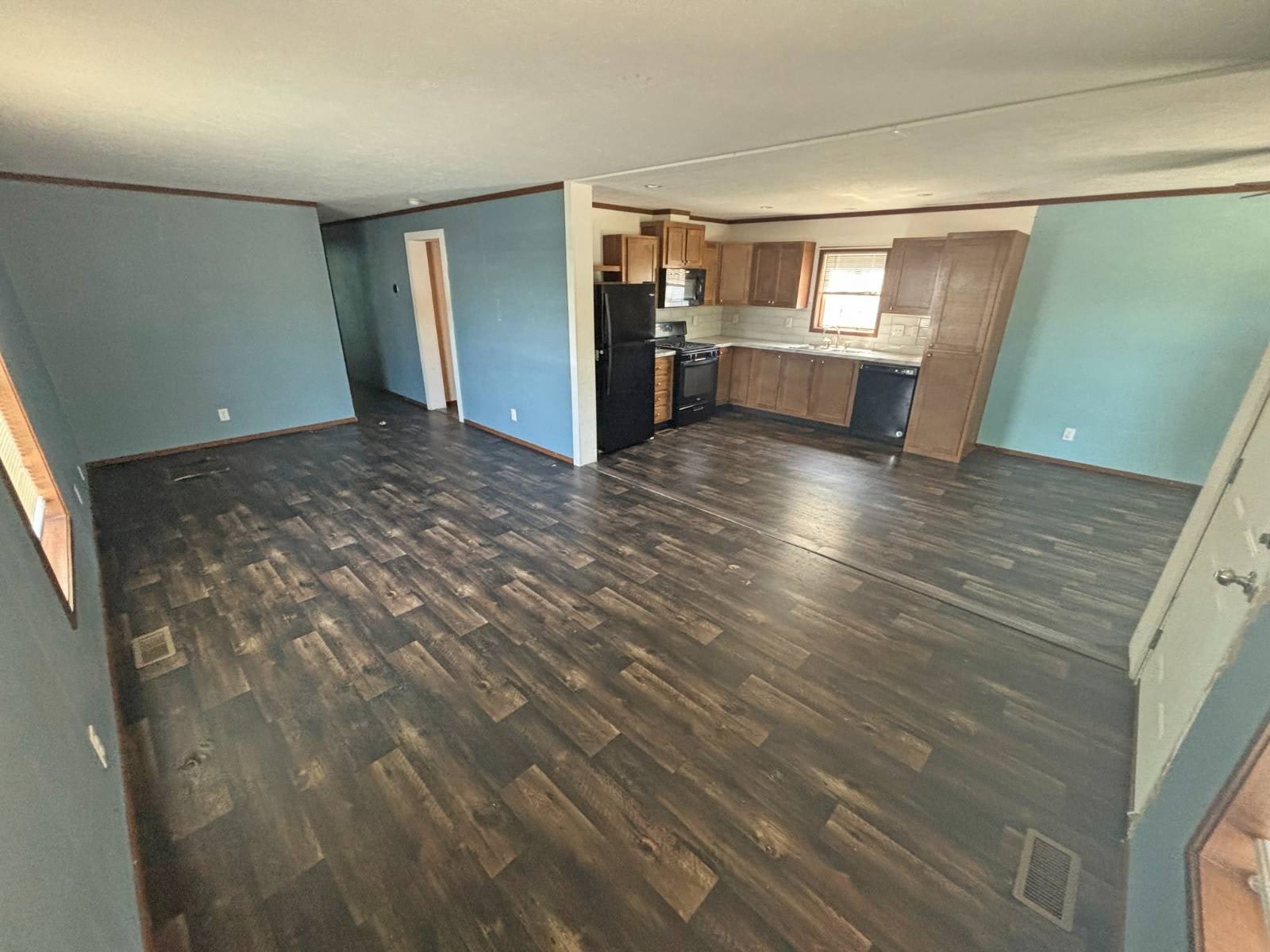 21 Leonard Ave – photo 4