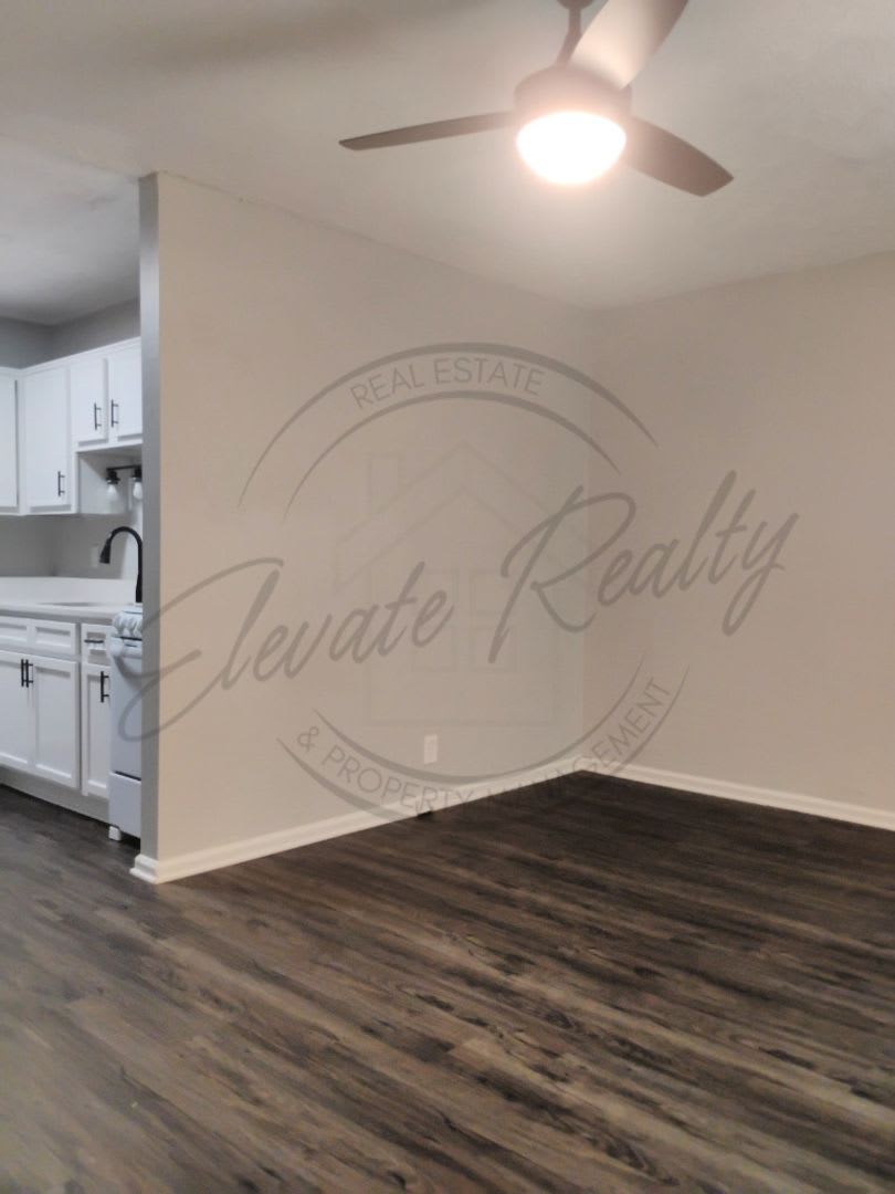 FREE FIRST MONTH: Second Floor One Bedroom Updated Apartment with Laundry Hook Ups! – photo 5