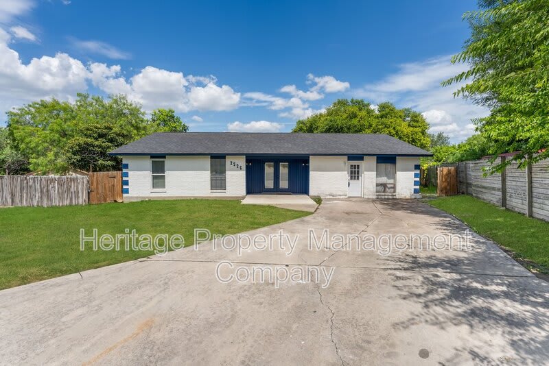2526 Town Briar Street – photo 2