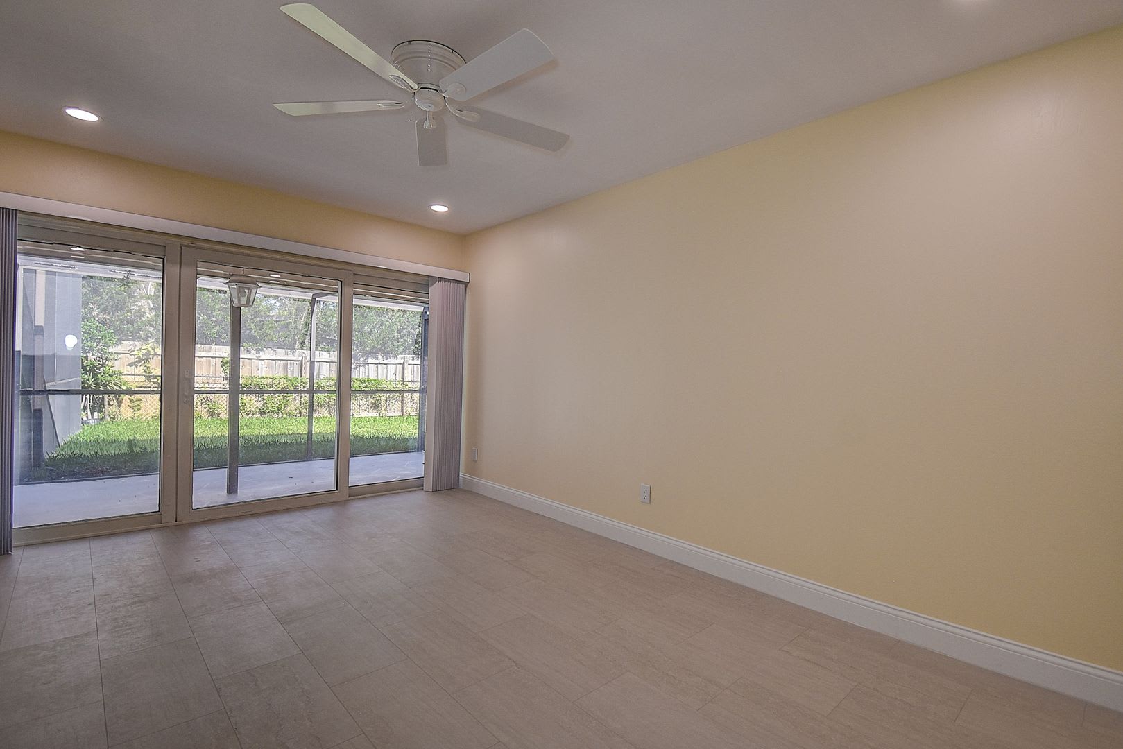 Luxurious 4 bedroom, 3 bath pool home. – photo 4