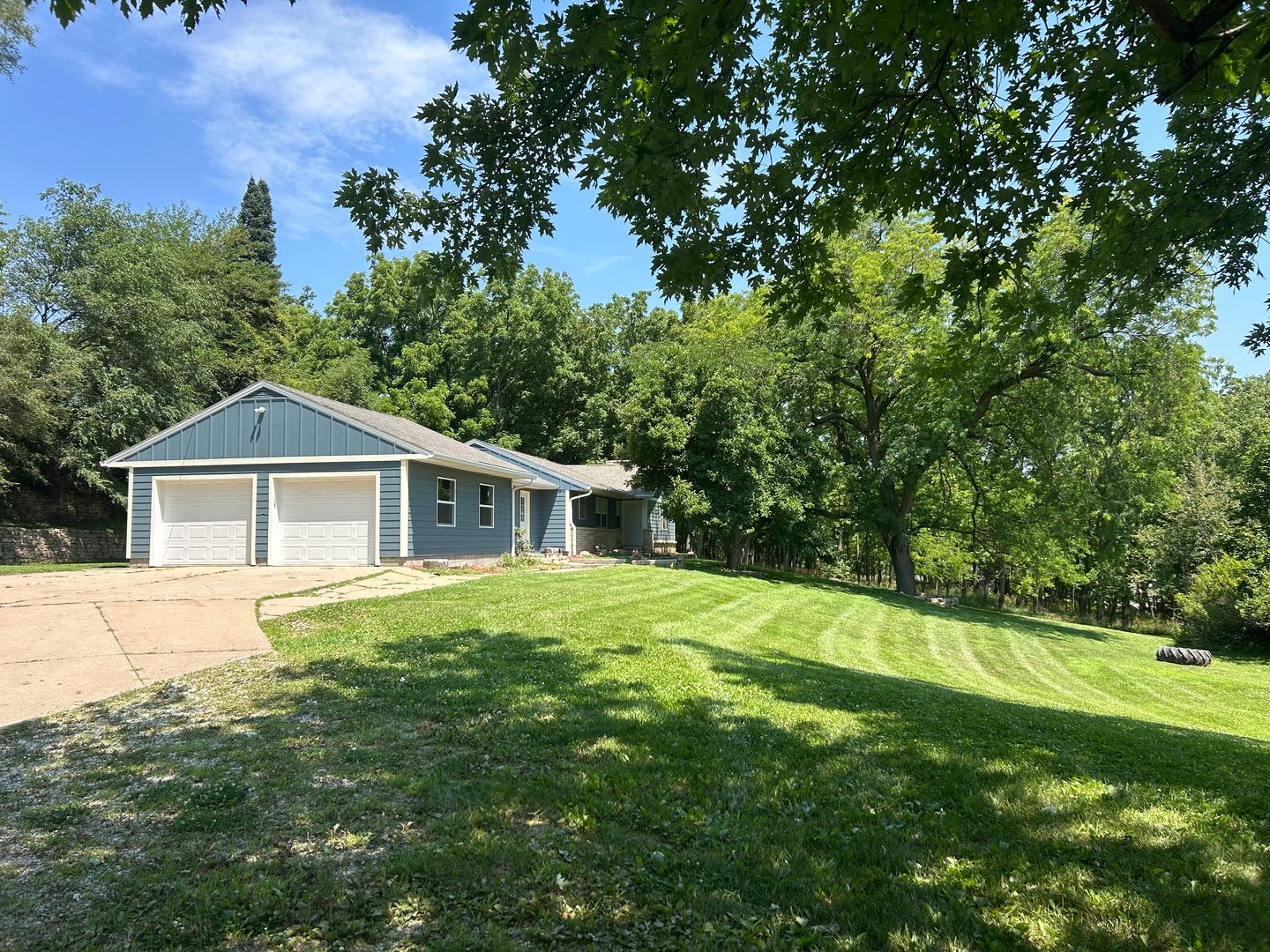 In town acreage – photo 2