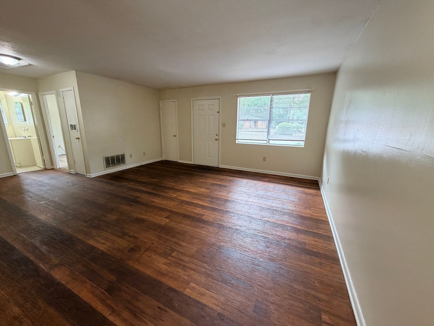 2Bed/1Bath Duplex – photo 3