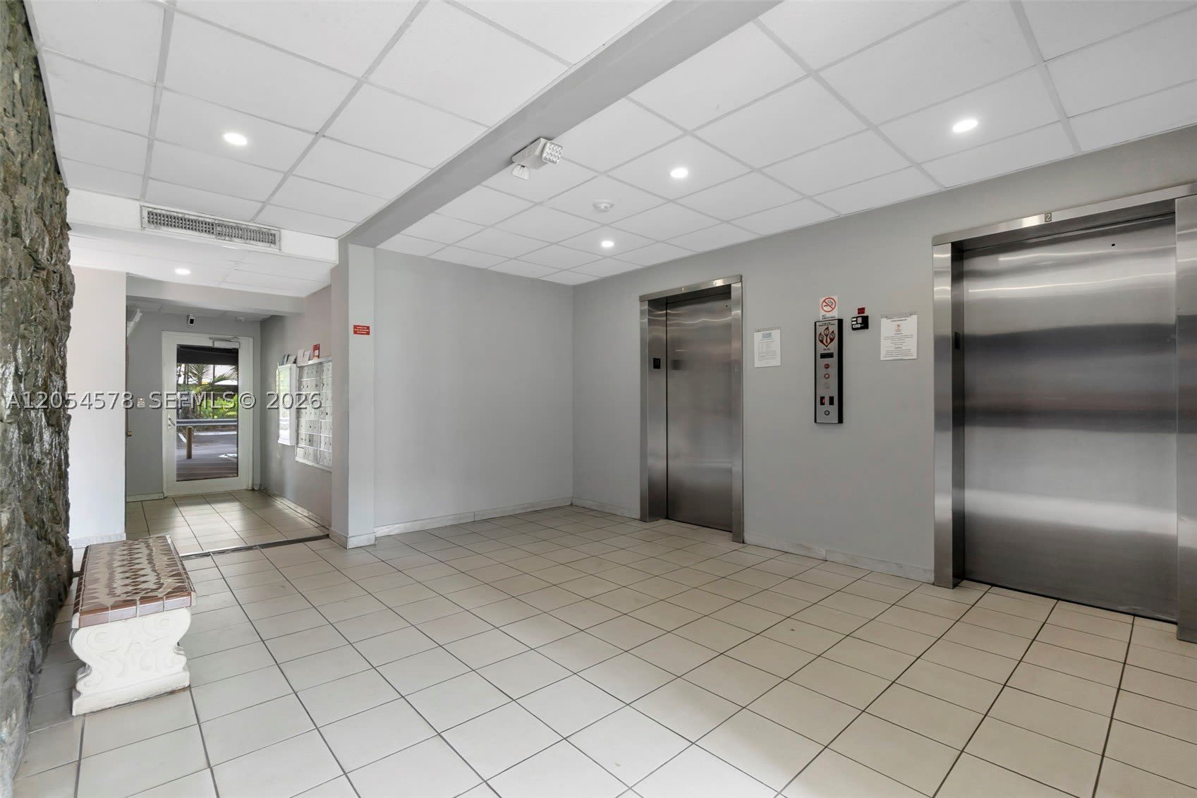 900 SW 84th Ave – photo 3